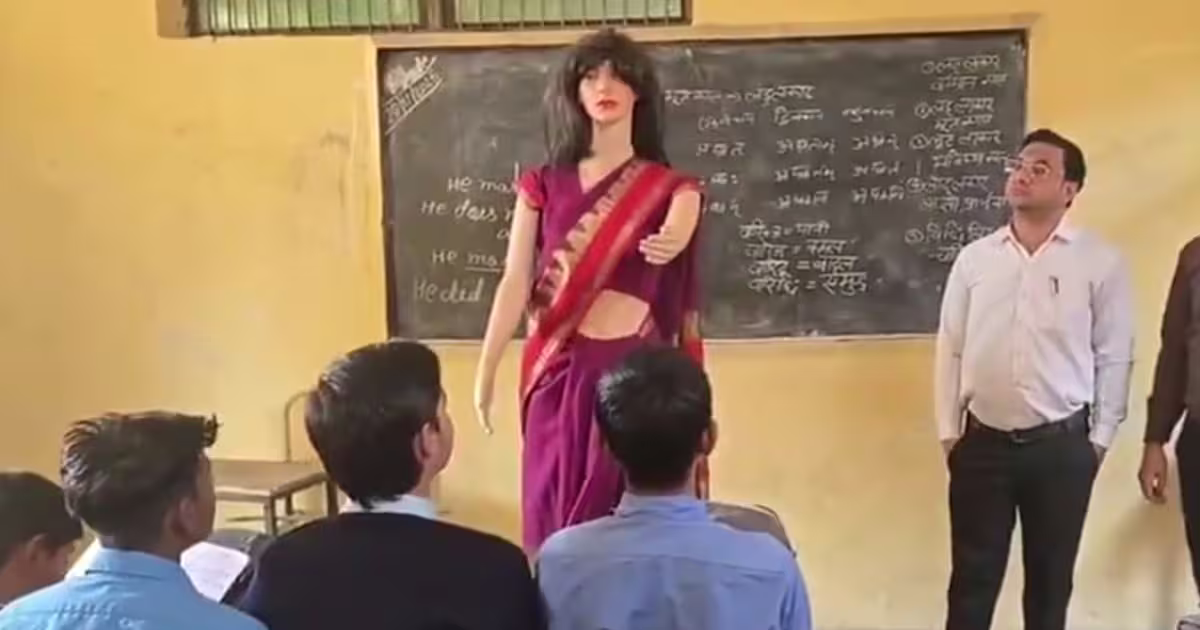 UP के 17 साल के छात्र ने बना दिया साड़ी पहनकर पढ़ाने वाली एआई टीचर, देखें कैसे देती है सवालों के जवाब