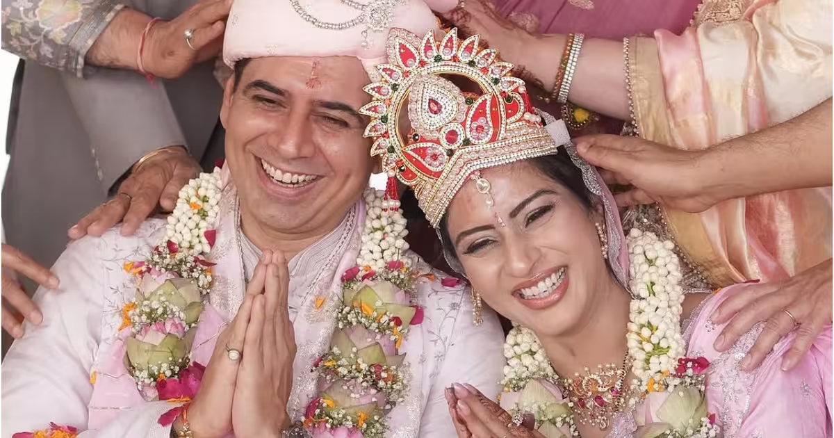 अनुपमा फेम अश्लेषा सावंत ने की सीक्रेट वेडिंग, 23 साल के प्यार के साथ लिए सात फेरे | Kyunki Saas Bhi Kabhi Bahu Thi fame Ashlesha Savant ties the knot with Boyfriend Sandeep Baswana