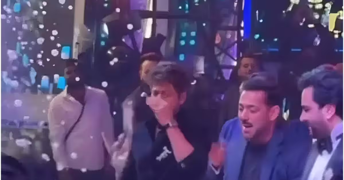 किसकी शादी में एक साथ थिरके सलमान और शाहरुख खान, ‘ओ ओ जाने जाना’ पर जमकर लगाए ठुमके | Shah Rukh Khan Salman Khan Viral Dance video on Oo Jaane Jaana At Delhi Wedding