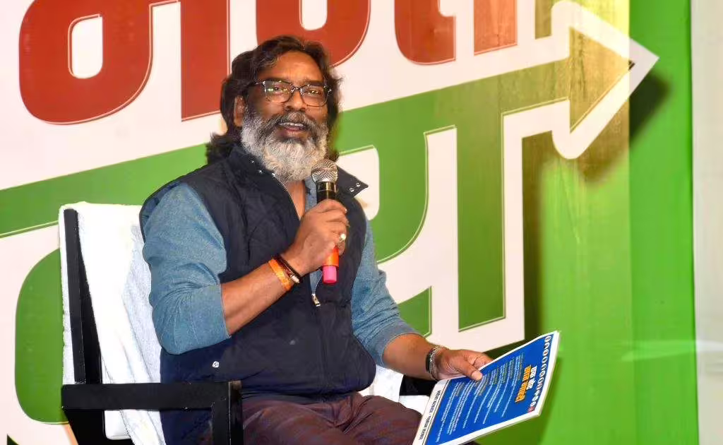 21 नवंबर से मुख्यमंत्री हेमंत सोरेन निकलेंगे जिलों के दौरे पर, पलामू के लेस्लीगंज में आपकी योजना आपकी सरकार का होगा कार्यक्रम