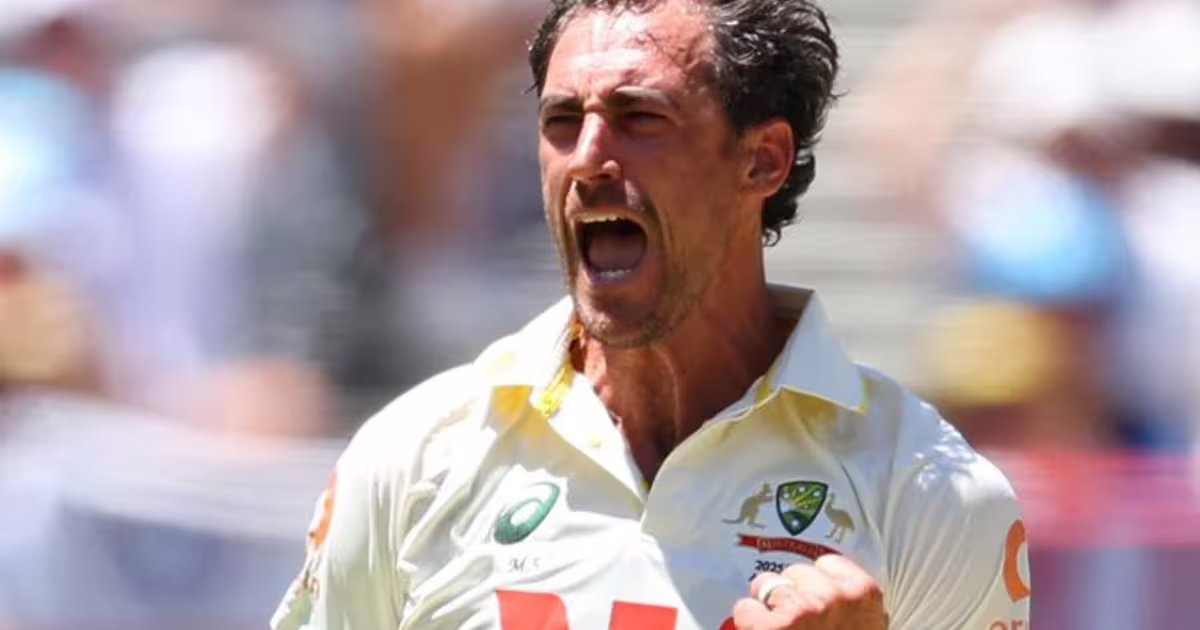 Ashes 2025: एशेज के पहले ओवर में मिचेल स्टार्क ने दिखाया जलवा, वीडियो में देखें कैसे खतरनाक गेंद से क्रॉली को बनाया शिकार | ashes 2025 26 mitchell starc got Zak Crawley wicket in first over watch video