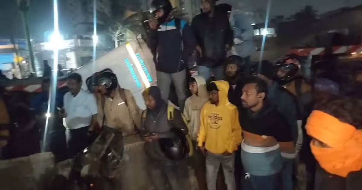 सरायकेला में तेज रफ्तार ट्रेलर ने कई लोगों को रौंदा, चाचा-भतीजा समेत तीन की मौत