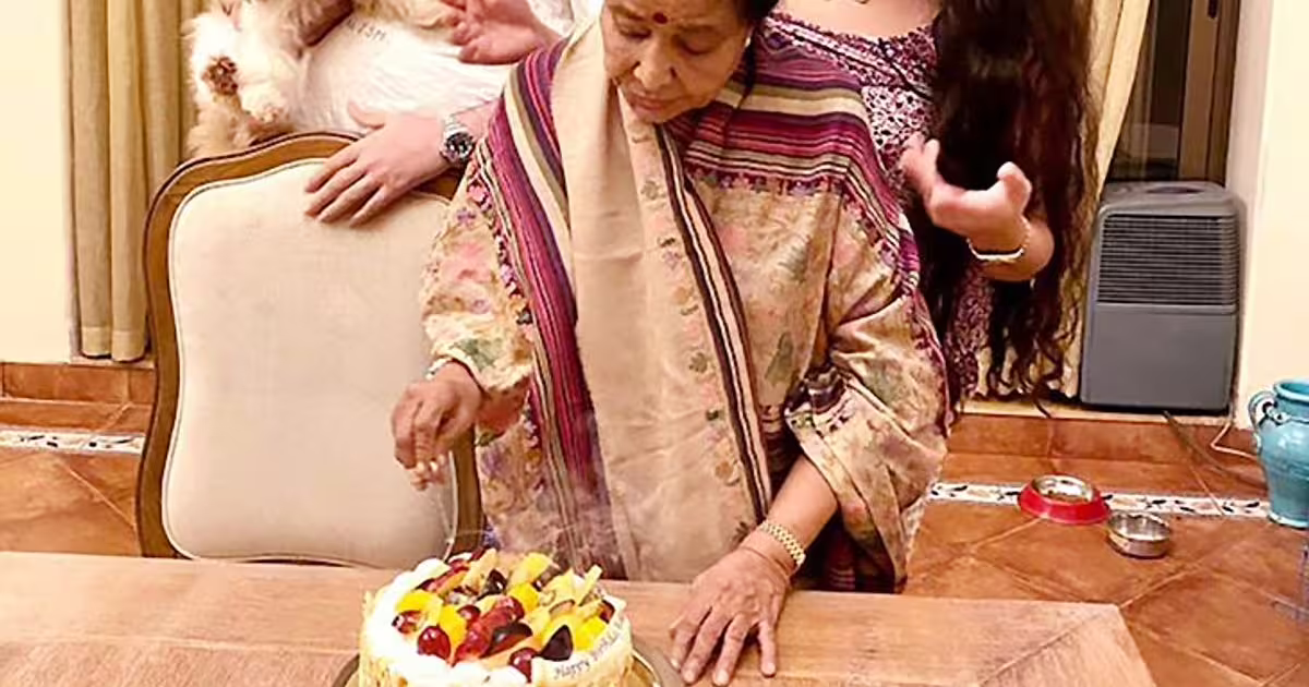 Bollywood सिंगर ने जवान बेटे और बेटी को दिया खो, घर में एक साथ छाया