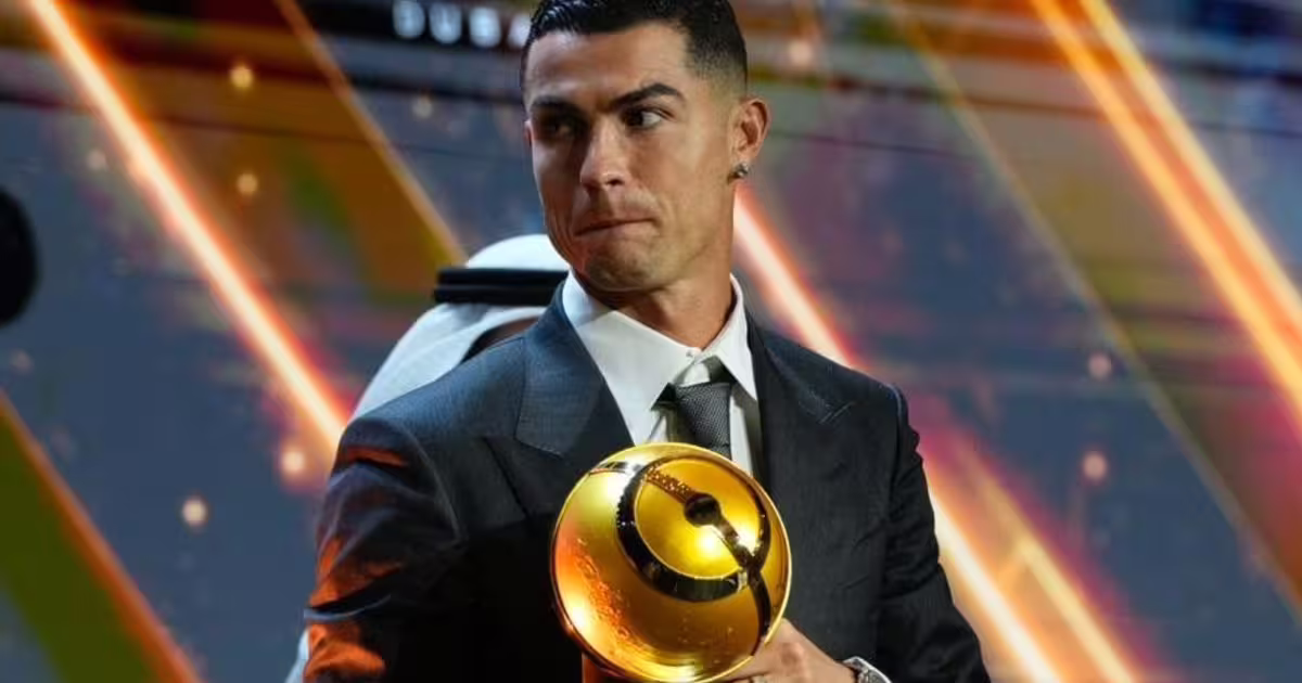 'चाहे मिडिल ईस्ट हो या यूरोप, मुझे फुटबॉल खेलना पसंद: 1000 गोल पूरे करूंगा', रोनाल्डो ने दुबई में जीता अवॉर्ड