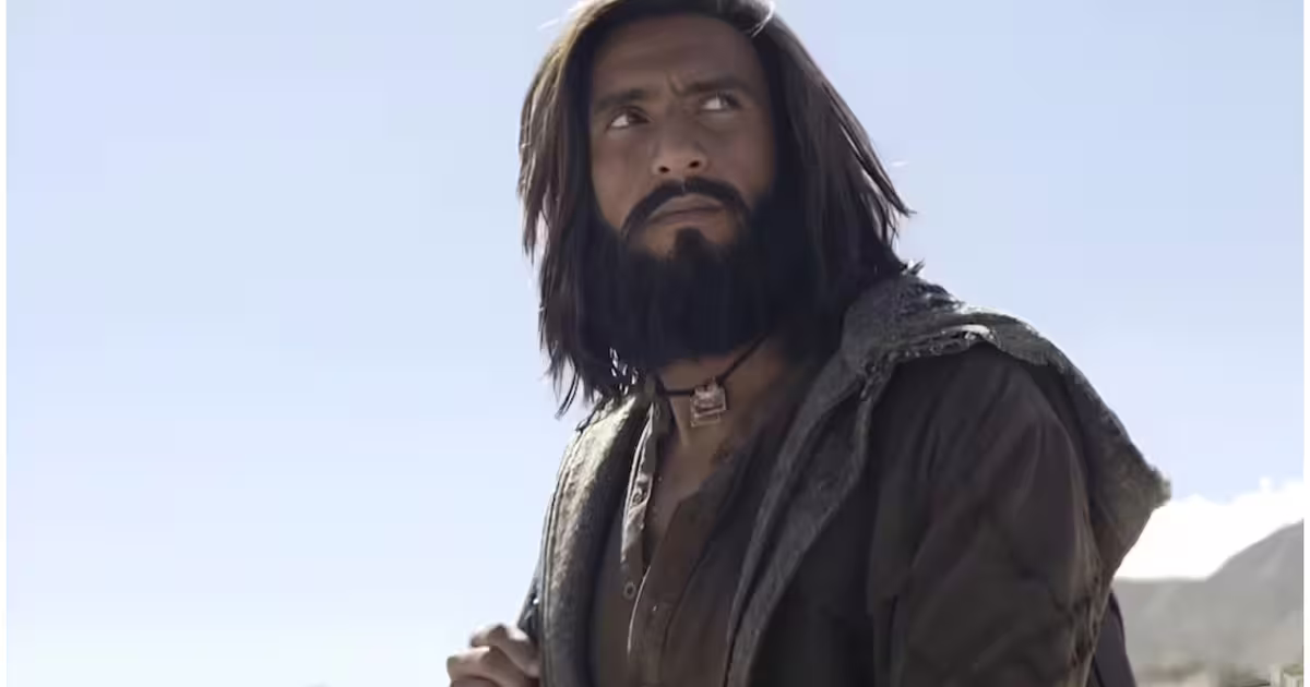 बॉक्स ऑफिस पर धूम मचाने के बाद अब OTT पर भी छाएगी धुरंधर, इतने करोड़ में हुई डील | Dhurandhar OTT Rights deal worth crores Box Office Collection of Ranveer Singh Film