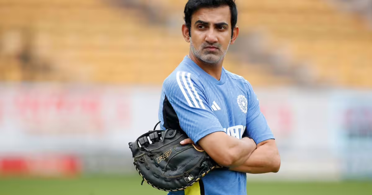 T-20 विश्व कप से बाहर क्यों हुए टीम इंडिया के कप्तान गिल? वीडियो में देखें पत्रकारों के सवाल पर गंभीर का कैसा था रिएक्शन | Gautam Gambhir did not answer media questions related to Shubman Gill