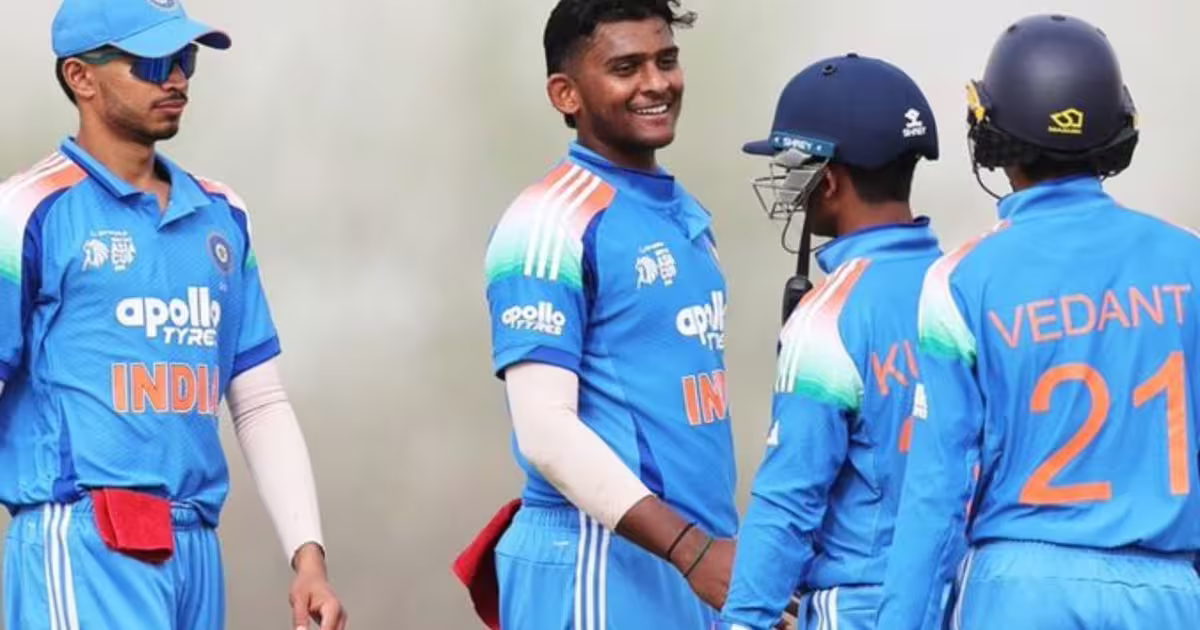 IND vs PAK U19 Final: हेनिल पटेल ने हमजा ज़हूर को दिया आक्रामक सेंड-ऑफ, वीडियों में देखे कैसे गर्माया माहौल | IND vs PAK U19 Final: Henil Patel gives Hamza Zahoor an aggressive send-off, video goes viral.