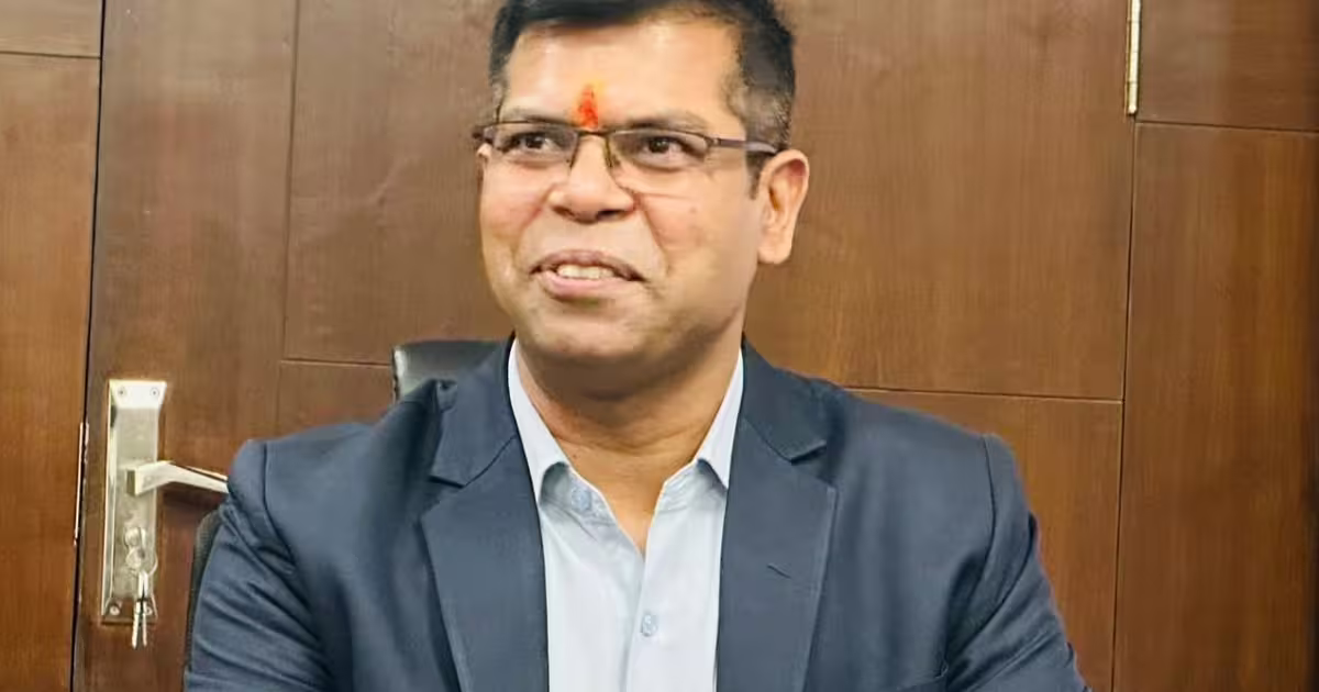 लोहरदगा उपायुक्त डॉक्टर ताराचंद के नाम पर बना फर्जी फेसबुक अकाउंट, प्रशासन ने किया अलर्ट