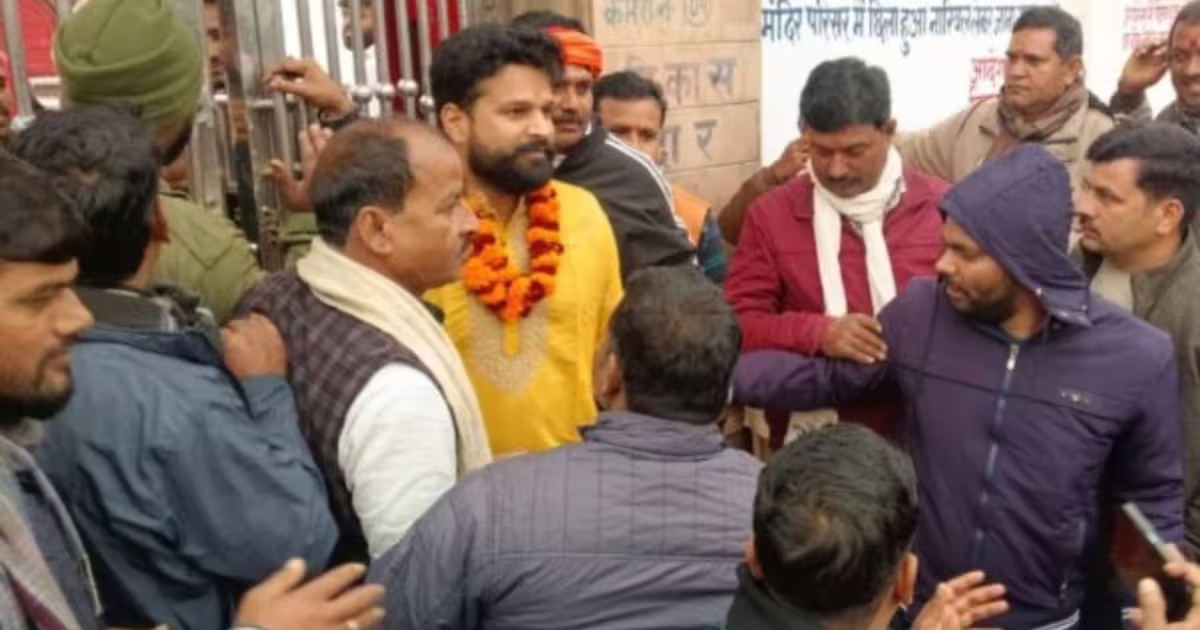 थावे मंदिर से अब भोजपुरी अभिनेता का मोबाइल गायब, रितेश पांडे ने प्रशांत किशोर की पार्टी से लड़ा था चुनाव